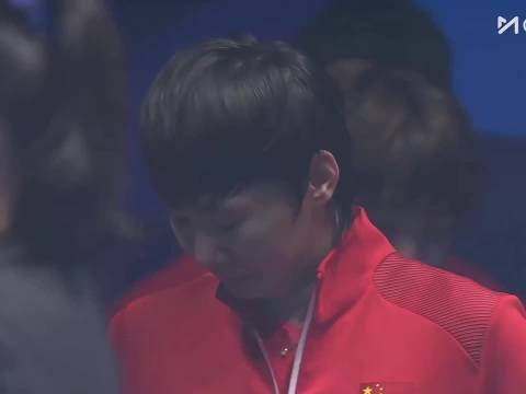 王曼昱首盘失利后3比0胜早田希娜，国乒女团七连冠