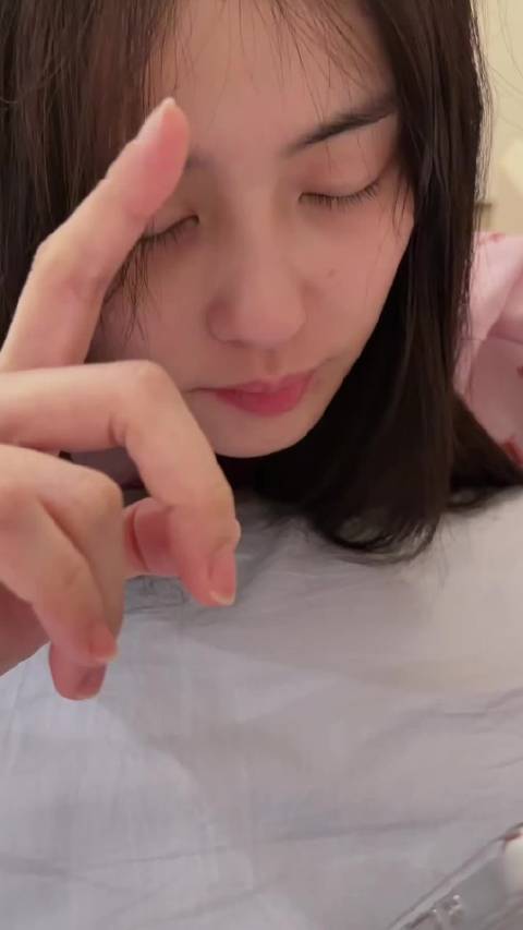 哦买嘎～凌晨三点这两个小宝贝还没有睡觉