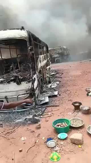 JNIM在马里东南部的锡卡索烧毁了试图开往首都巴马科的卡车