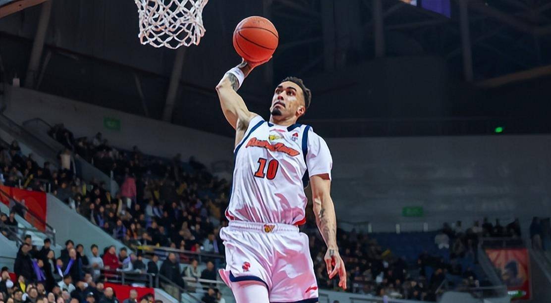 奎因空砍38+11!广东双外伤缺溃败山东结束3连胜,徐杰胡明轩14中3