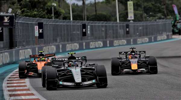 经典声浪归来!国际汽联明确:F1赛车将重回V8时代_新闻