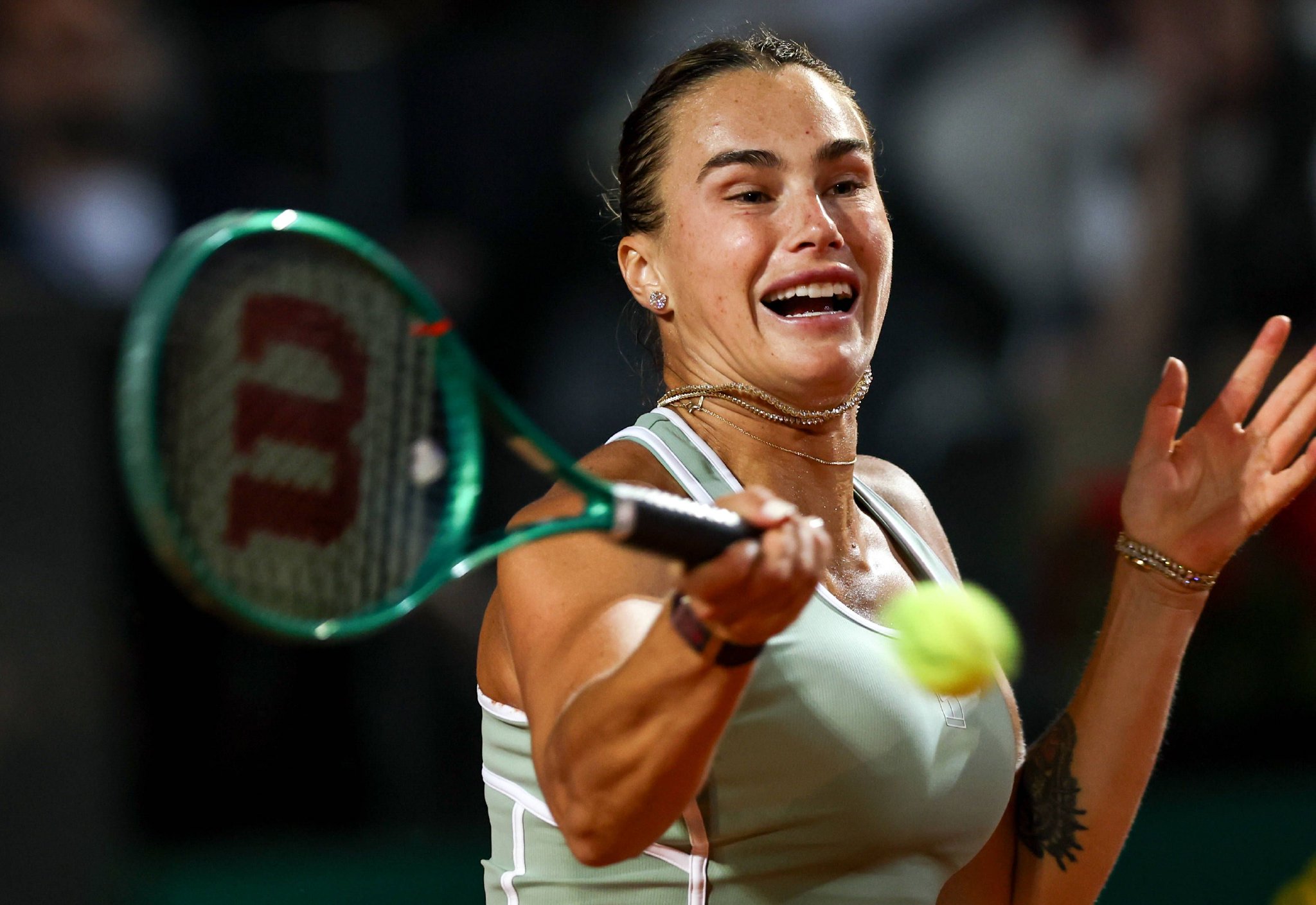 （体育）网球——WTA1000罗马站：萨巴伦卡晋级32强