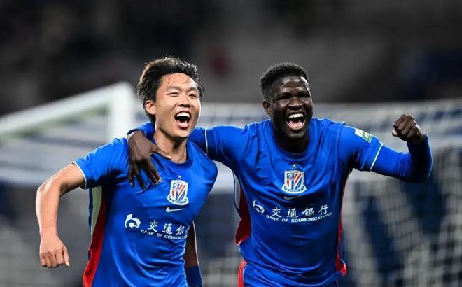 中超积分榜，申花2:2，避免三连败，蓉城1:0领先河南，冲八连胜