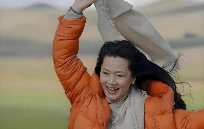 姜还是老的辣，62岁何赛飞的“真实”，惹嘉宾不服，网友却怒赞