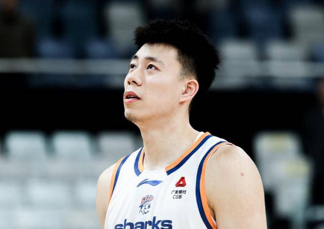 23连胜追平姚明时代纪录!残阵上海横扫山东 张镇麟9+6+7_深圳_1_CBA