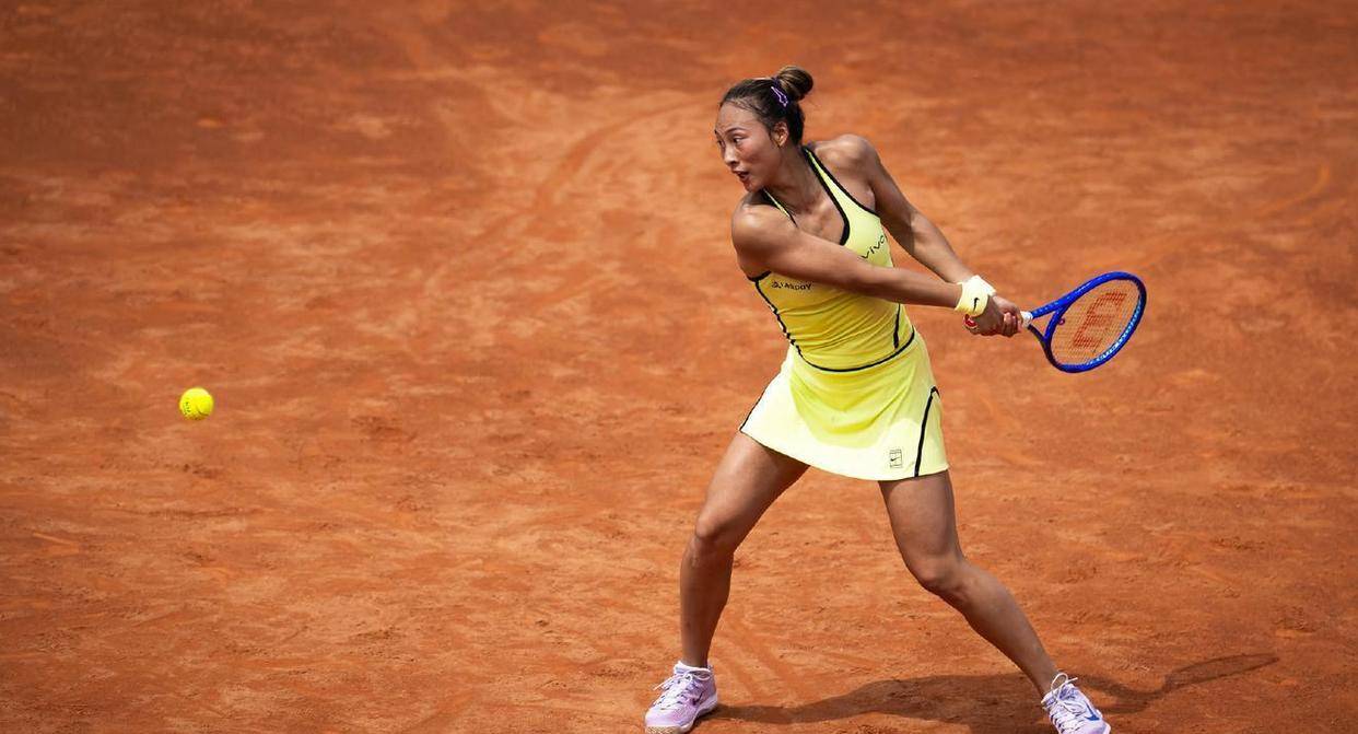 压力大了!一场2-1,郑钦文对手确定:对决大满贯WTA:高芙萨巴2-0