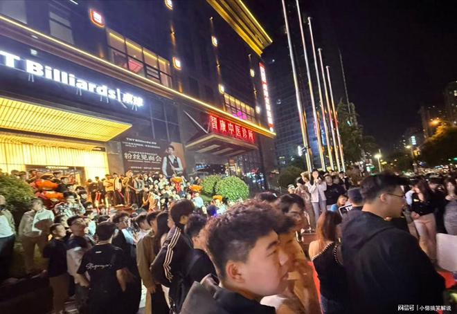 吴宜泽夺冠回国活动被迫取消，丁俊晖走过的路，吴宜泽正在经历！