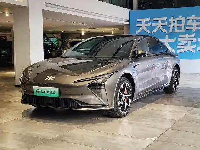 12万多拿下二手智己L7,2022款行驶4万多公里,新势力豪华稳健大气