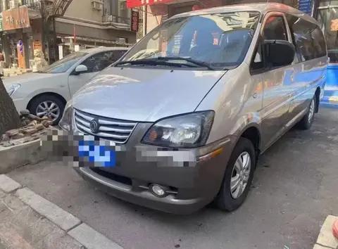 5个天窗的MPV真的适合改“床车”吗？聊聊菱智M3长轴版的空间潜力
