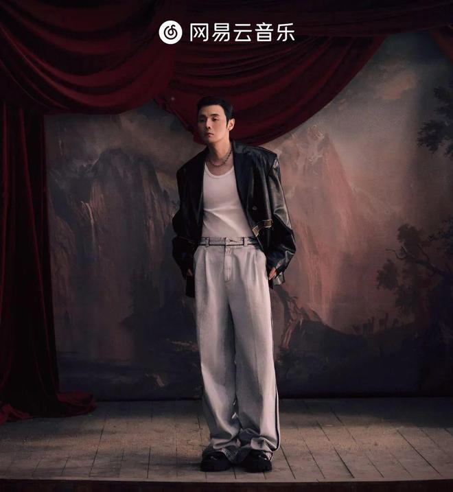 李荣浩全新实体专辑《黑马》正式开启预售!