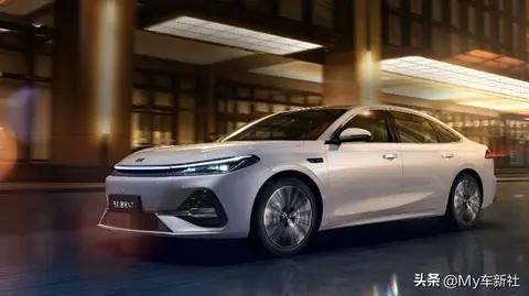 吉利银河再出王炸!A7 EM-i插混轿车官宣:2.1L油跑2100km