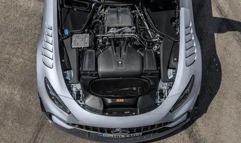 AMG V8 绝不退场:从四缸失利到轻混反攻，V8 引擎要打持久战