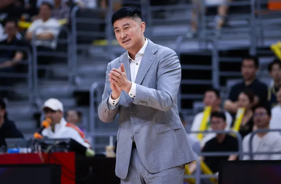 杜锋赛后提及赵睿周琦引热议 记得他和杨鸣的隔空斗嘴吗？