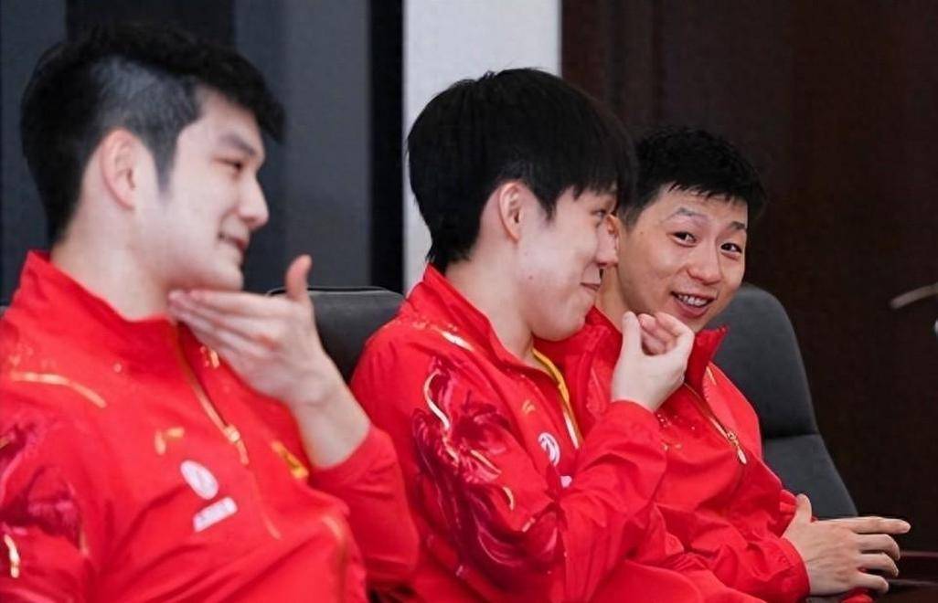 中国男乒3-2夺冠！7小将扬威