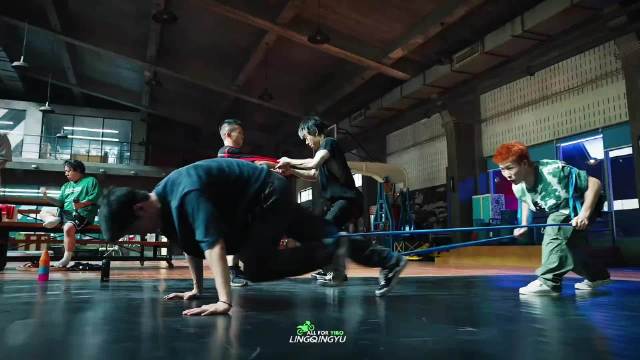 全能小旋风陈烁来也！
