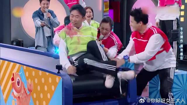 风水轮流转！杨迪遭王安宇疯狂报复，直接把迪哥猛推下水