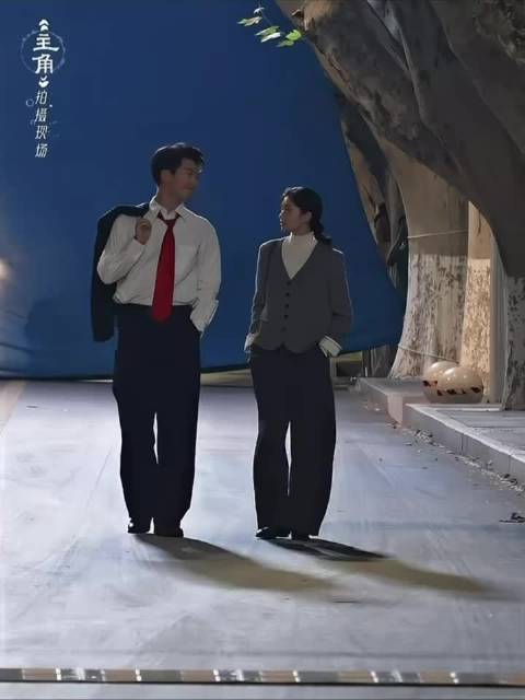 窦骁精英气质与角色反差引热议