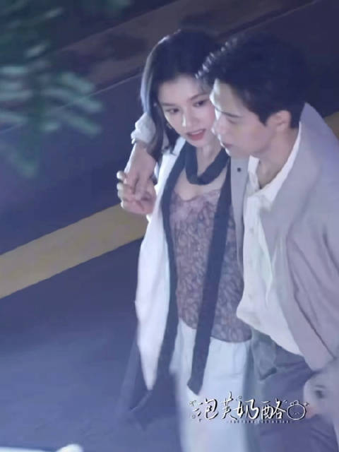 李现张婧仪雾里青路透曝光,双造型演绎反差魅力