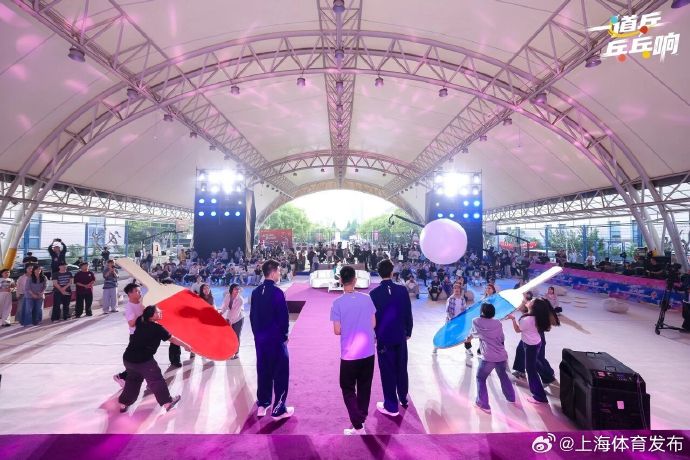 邓亚萍燃爆校园！上海乒乓球嘉年华“青春热血夜”上演跨界狂欢