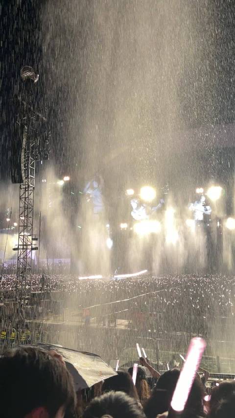 陶喆演唱会观众汗如雨下，防水妆容成必备