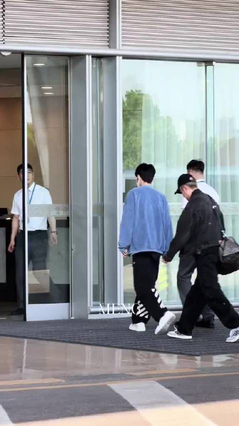 王俊凯赴清迈录制中餐厅