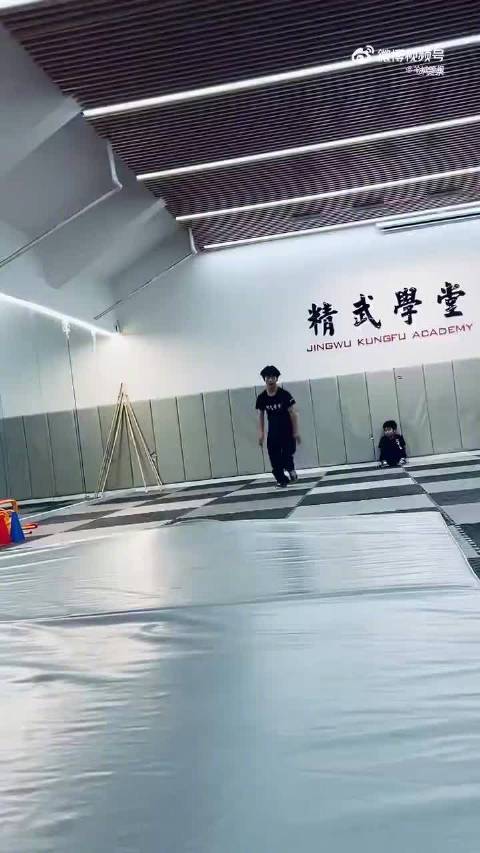 吴京对谢楠说自己会在家好好带娃