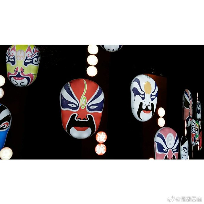 王菲演唱这首陕西话歌曲引发了哪些主要的争议和吐槽？