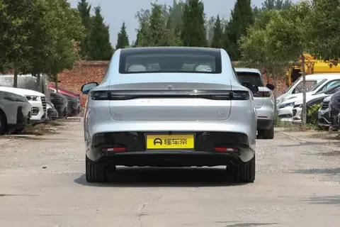 7月份最火爆的新能源车，价格实惠配置高，零跑B01到底怎么样?