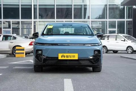 零跑 B01 全面评测:10 万级纯电轿车的惊喜之选