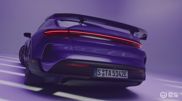 Taycan Turbo GT重新定义了电动性能车的双重人格