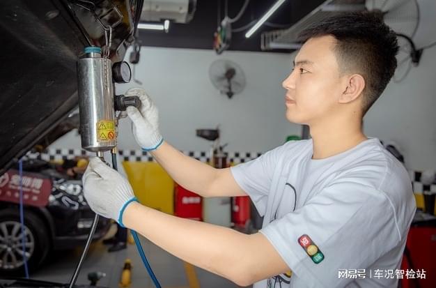 蔚来高端新能源车保养指南 兔师傅适配豪华新能源养护需求