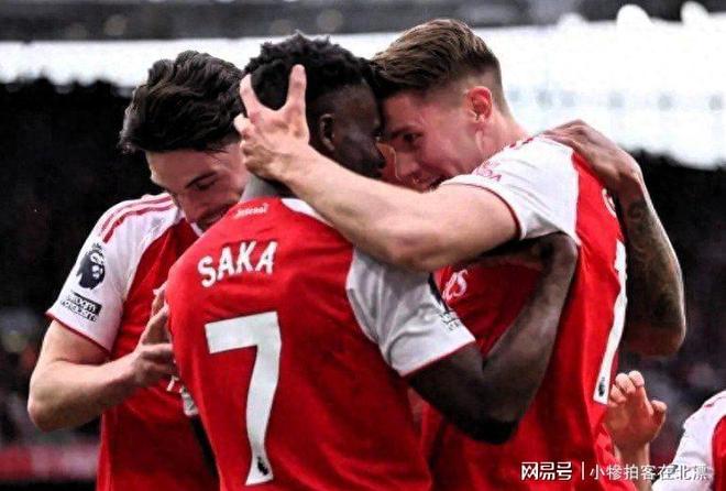 阿森纳1-0绝杀时隔20年重返欧冠决赛，争议判罚引讨论