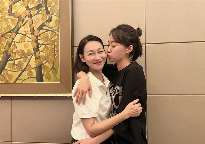 62岁的惠英红，与36岁的张小斐同框，双影后合作新剧，值得期待