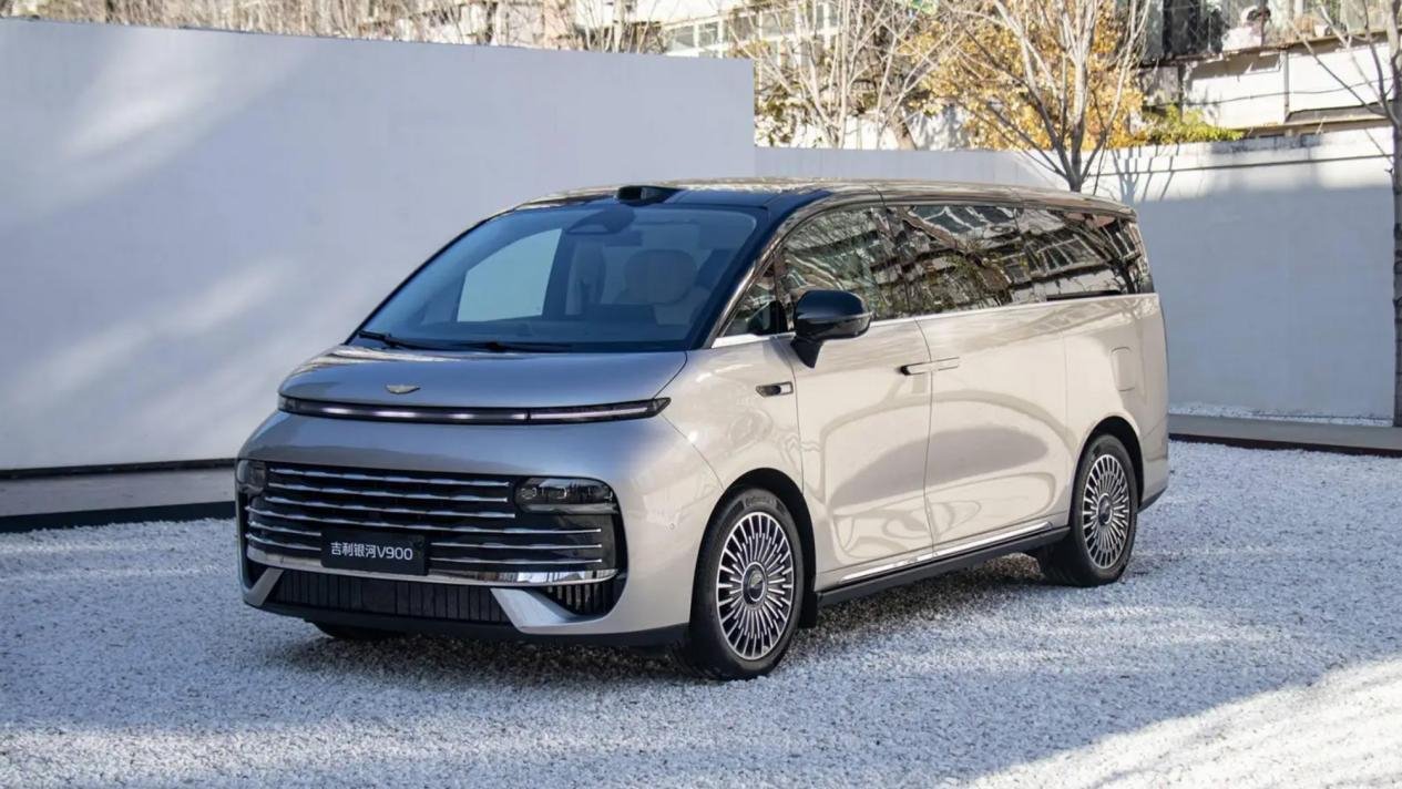 豪华MPV新解法，吉利银河V900上市，26.98万起售 | BitAuto