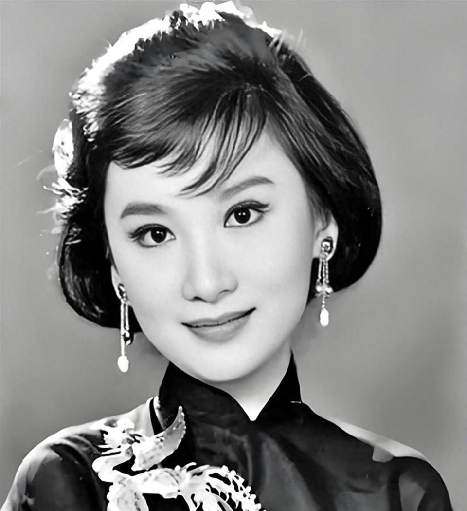 金庸梦中情人，被刘德华盛赞，名导为之终身不娶，她究竟美在何