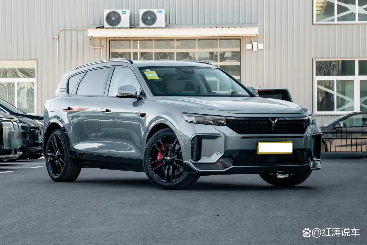 岚图FREE 318:增程中大型SUV,配空气悬架+电动四驱,雪地不打滑