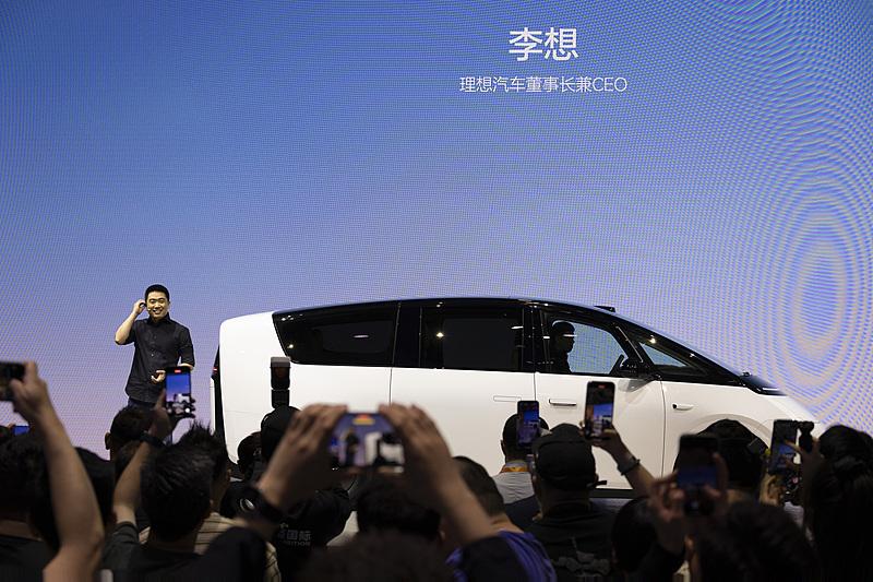 李想再谈理想MEGA风波:遭遇汽车史上最大抹黑事件