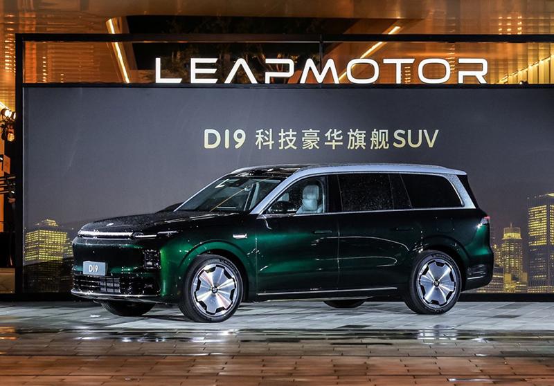 全尺寸大型SUV新选择:不到22万买零跑D19,冰箱制氧机全配齐