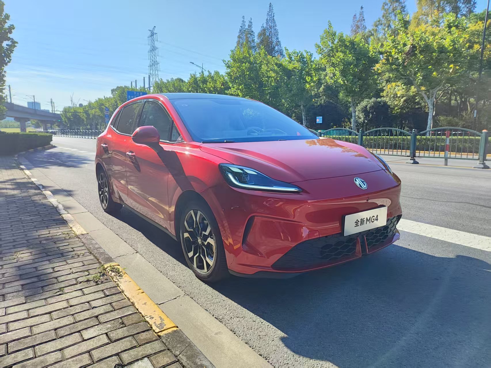 名爵全新MG4实拍，值不值得买？ | BitAuto