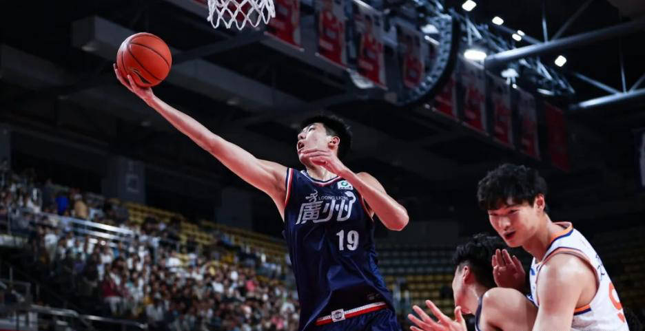 原创 击败广东宏远!广州男篮全力出击,徐昕硬碰杜锋,央视全程直播