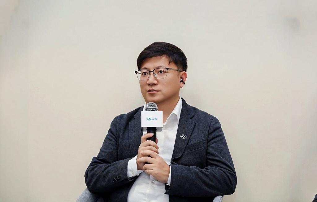 大拿超级增程上市 上汽大通重构商用车新能源格局|轻客_订阅