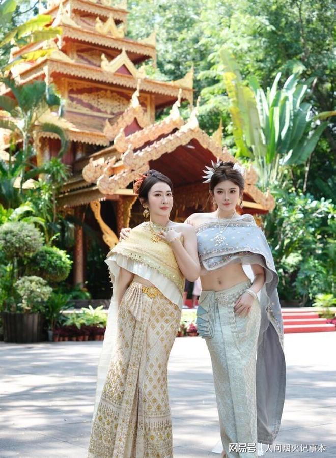 吴艳妮母亲节晒母女合照！直呼妈妈为姐妹，母亲霸气护女太圈粉