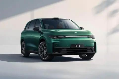 2026款零跑C10的具体性能参数是多少？