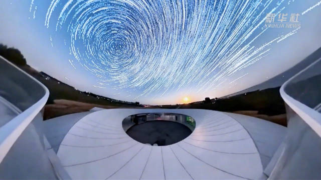 银河之眼现身夜空