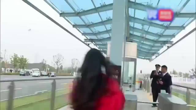 初代跑男摄影师体力透支，杨颖郑恺鹿晗挑战极限任务