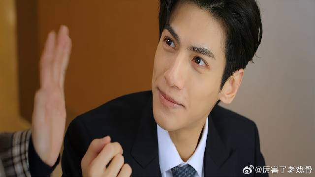 袁帅不想做手术，江君直接拒绝，医生看出关系不一般