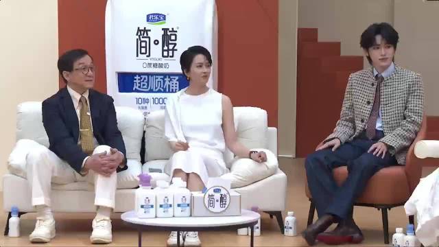 成龙清唱自带岁月沉淀感，《恭喜自己》献给每一个奋力生活的人，温柔又治愈