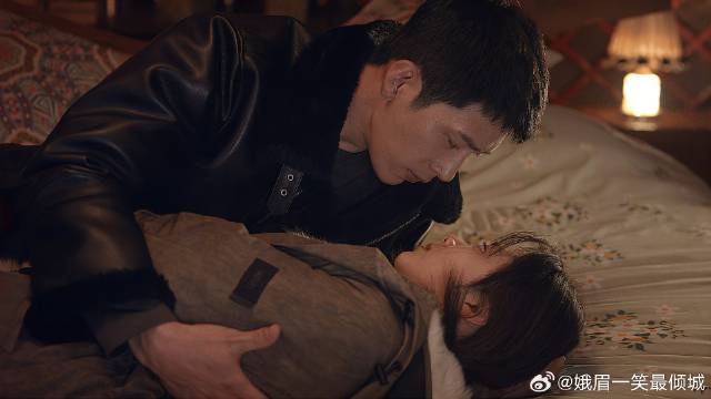 归晓默许路炎晨侵占自己，正满怀期待，不料路晨：我出去睡