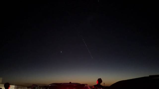马老板星链过境国内多地可见，青甘环线或可肉眼观测