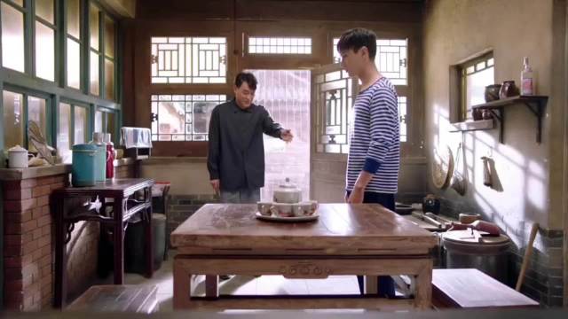 芝麻胡同:养父苦口婆心全养子却被误解，气到晕厥人都不看一眼 何冰刘蓓王欧